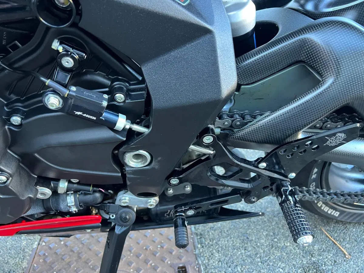 MV Agusta F3 800 R (2023 - 25) (16)