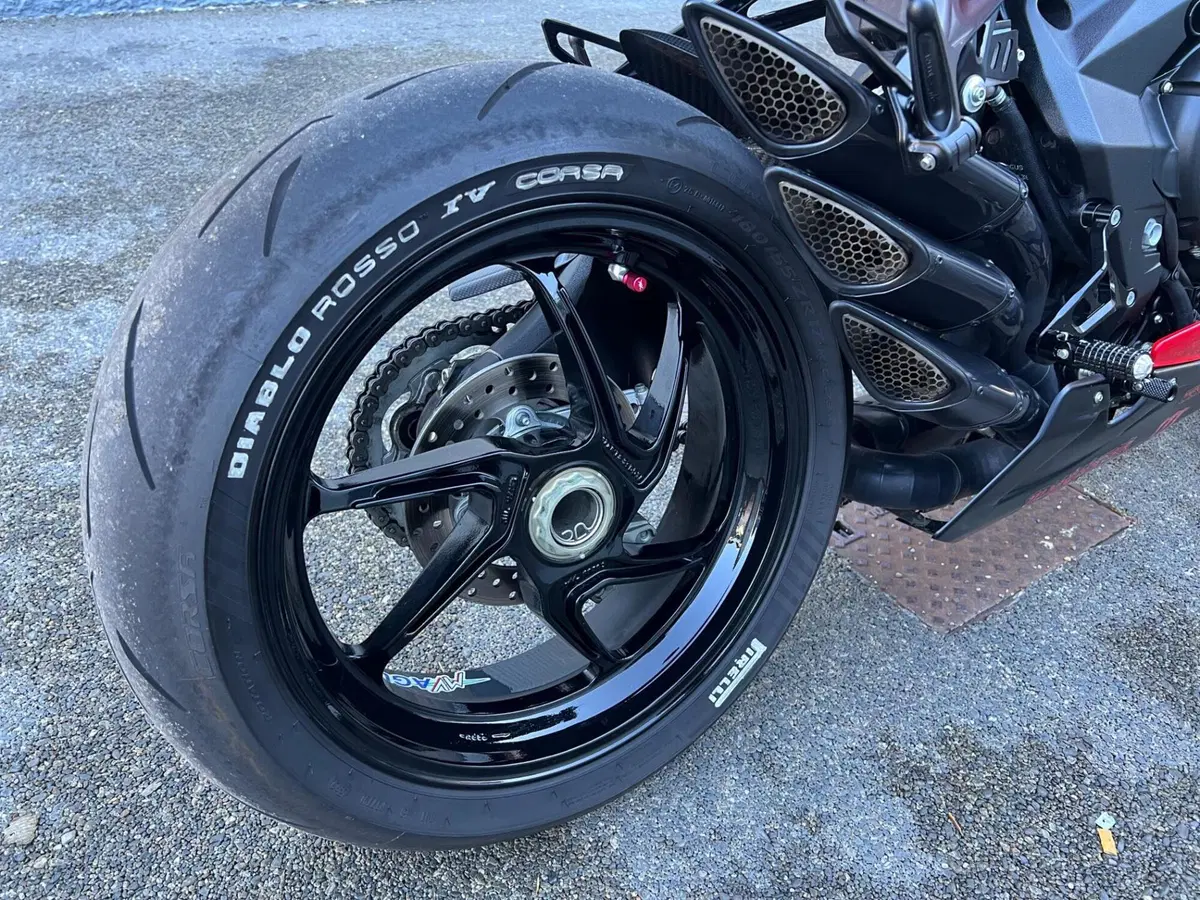 MV Agusta F3 800 R (2023 - 25) (18)