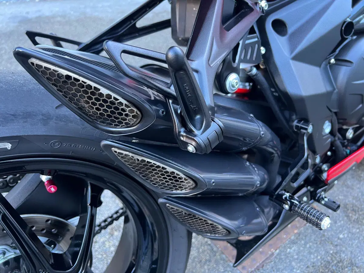 MV Agusta F3 800 R (2023 - 25) (19)
