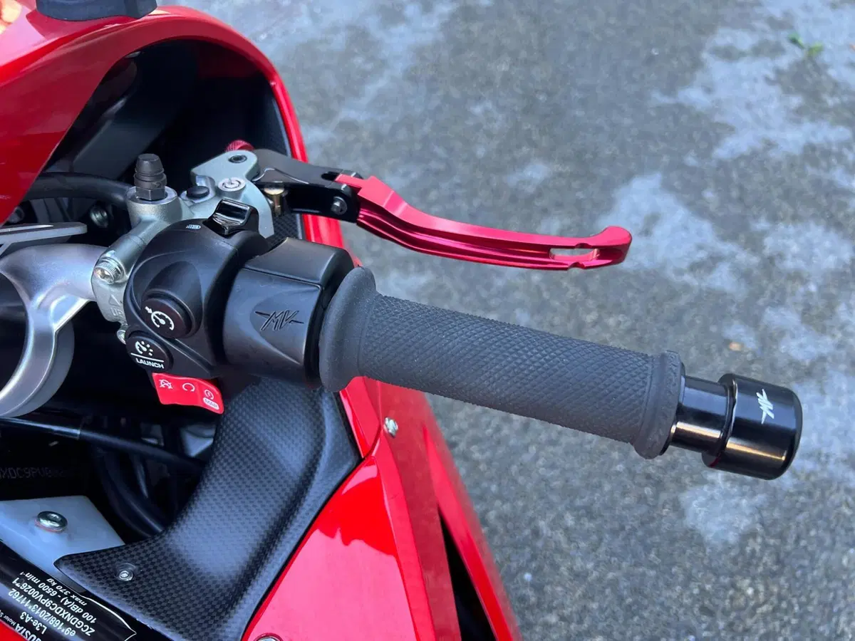 MV Agusta F3 800 R (2023 - 25) (13)