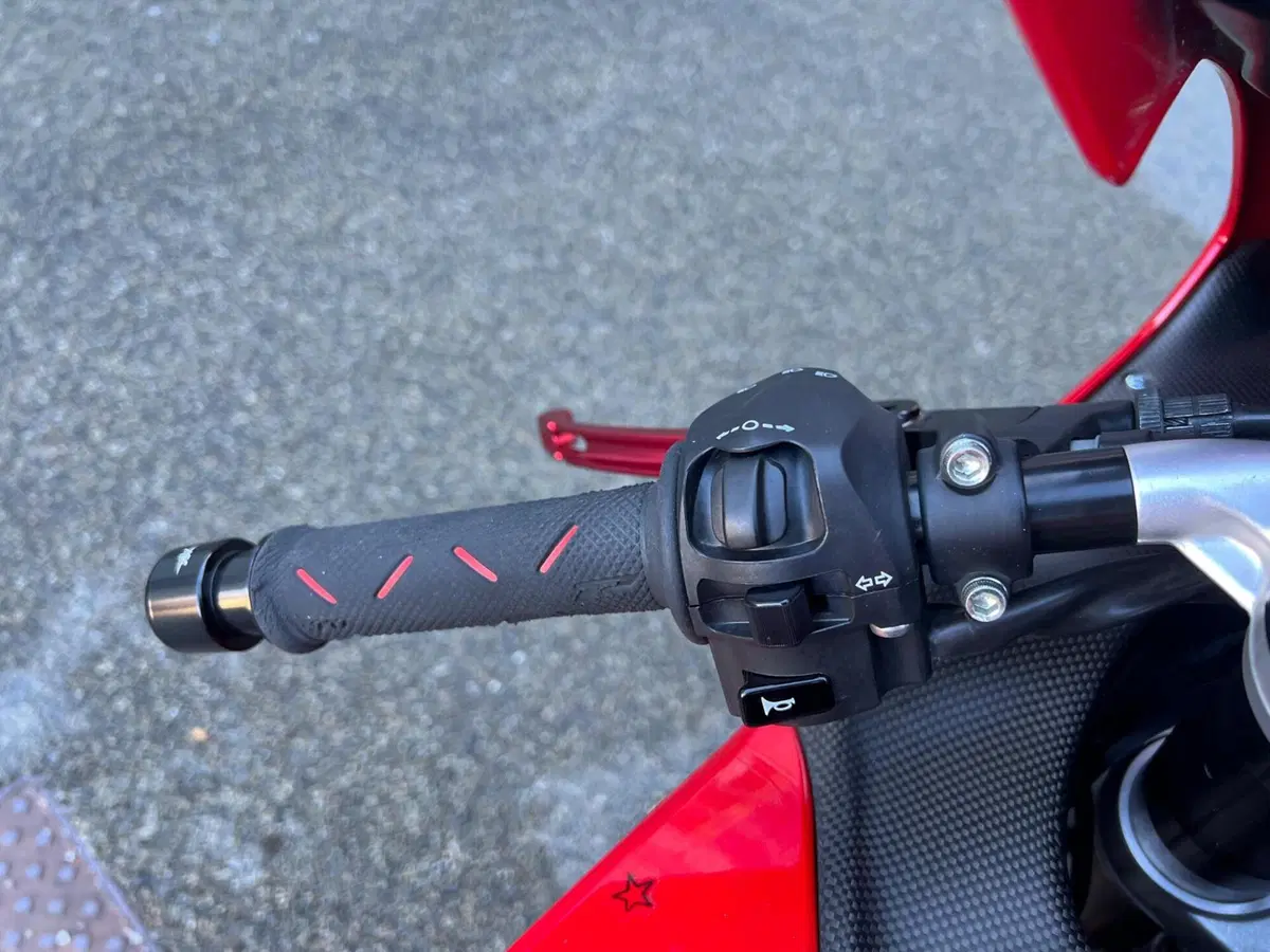 MV Agusta F3 800 R (2023 - 25) (14)