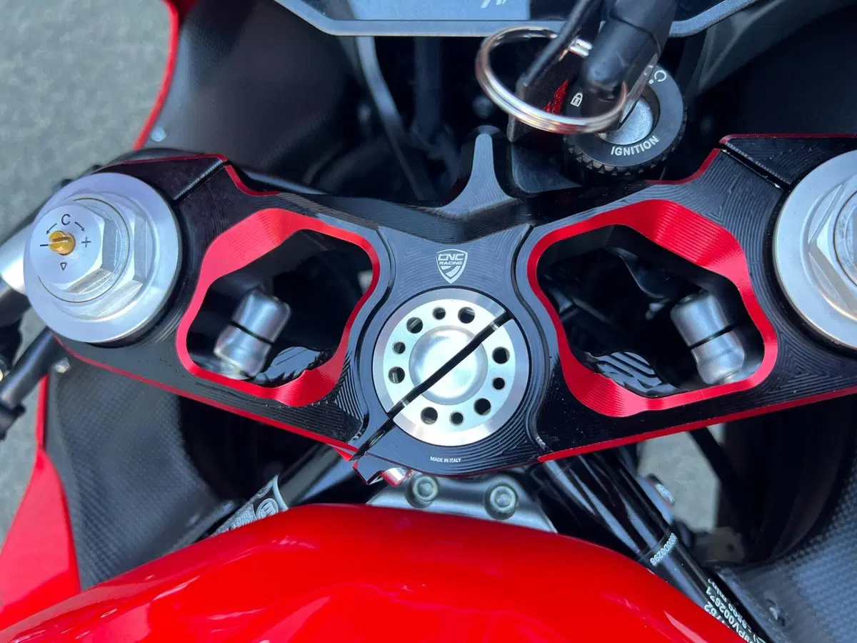 MV Agusta F3 800 R (2023 - 25) (15)