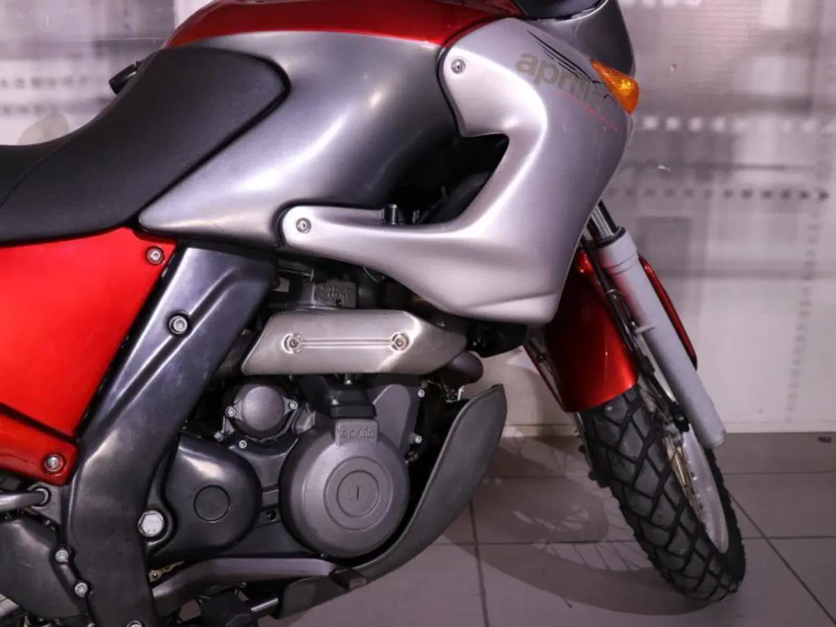 Aprilia Pegaso 650 IE (2001 - 02) (4)
