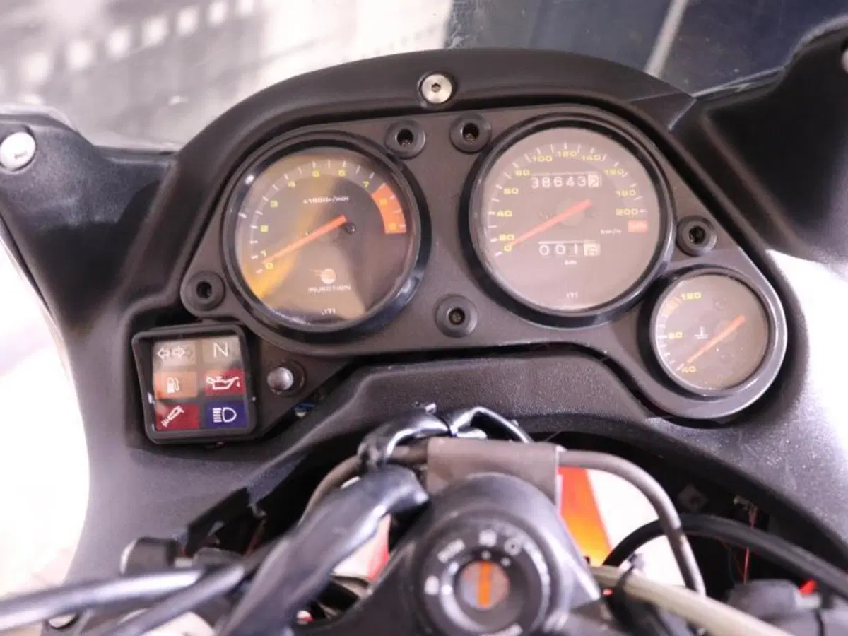 Aprilia Pegaso 650 IE (2001 - 02) (6)