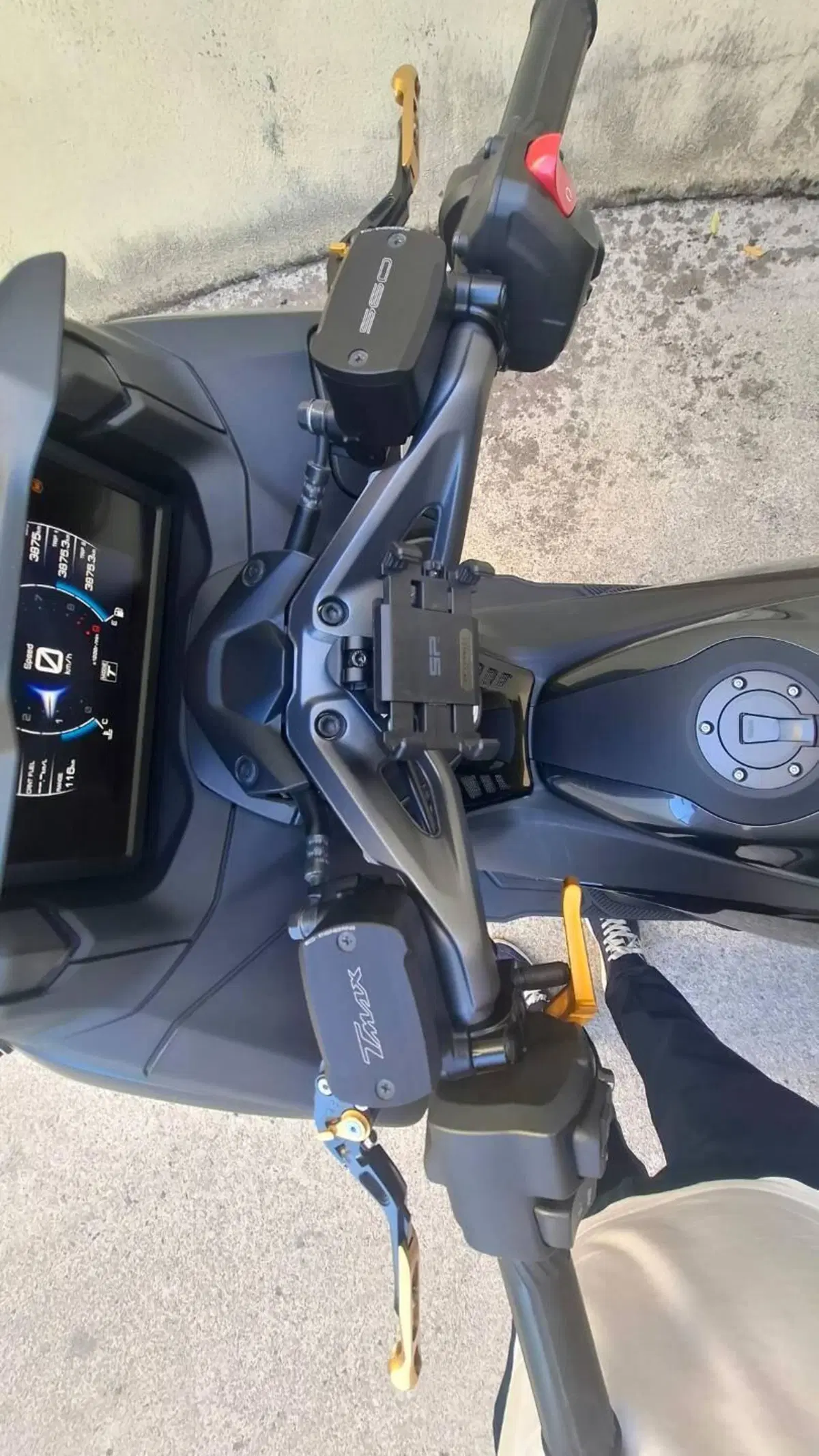 Yamaha T-Max 560 Tech Max (2022 - 24) (9)