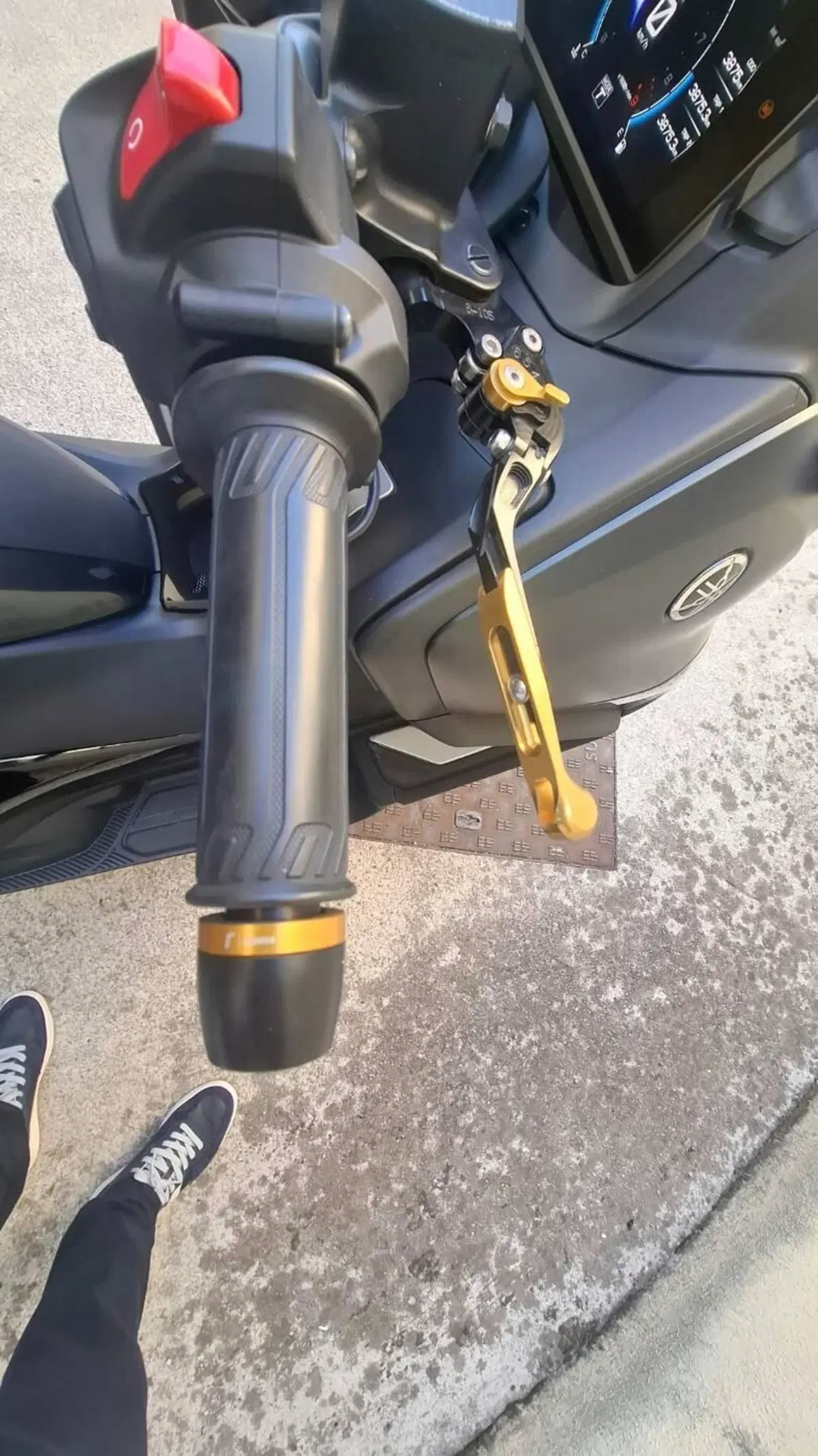 Yamaha T-Max 560 Tech Max (2022 - 24) (14)