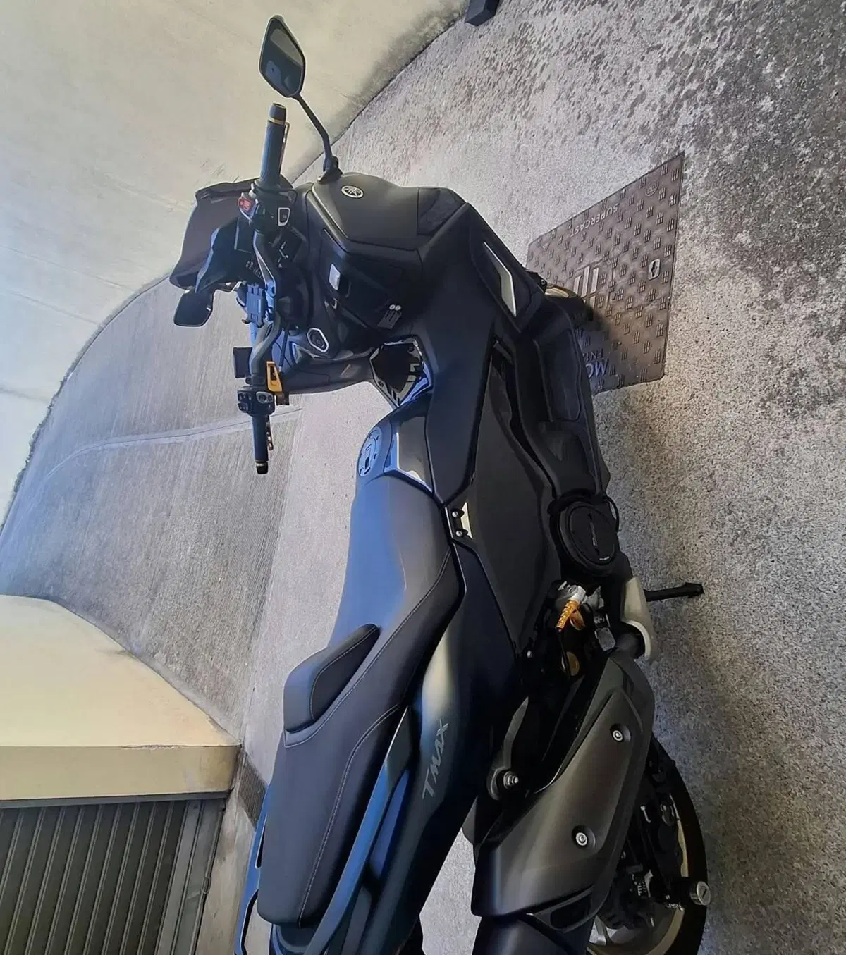Yamaha T-Max 560 Tech Max (2022 - 24) (15)