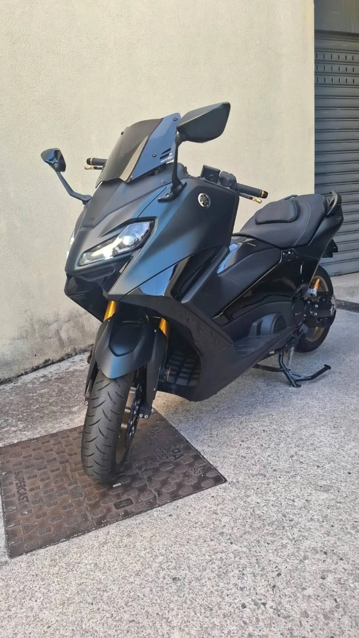 Yamaha T-Max 560 Tech Max (2022 - 24) (17)