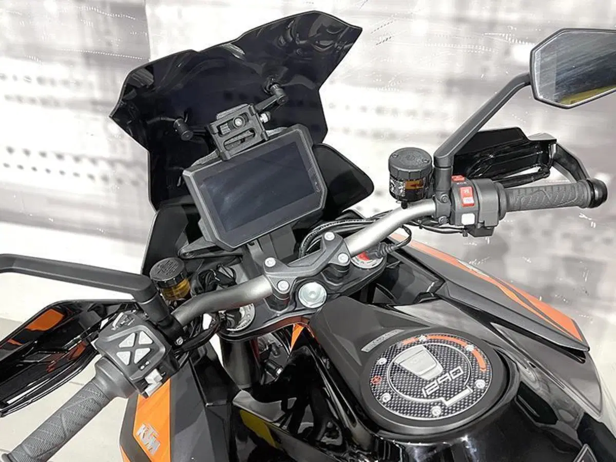 KTM 1290 Super Duke GT (2021 - 25) (5)