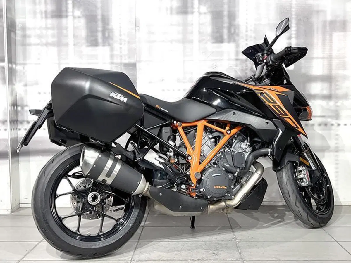 KTM 1290 Super Duke GT (2021 - 25) (7)