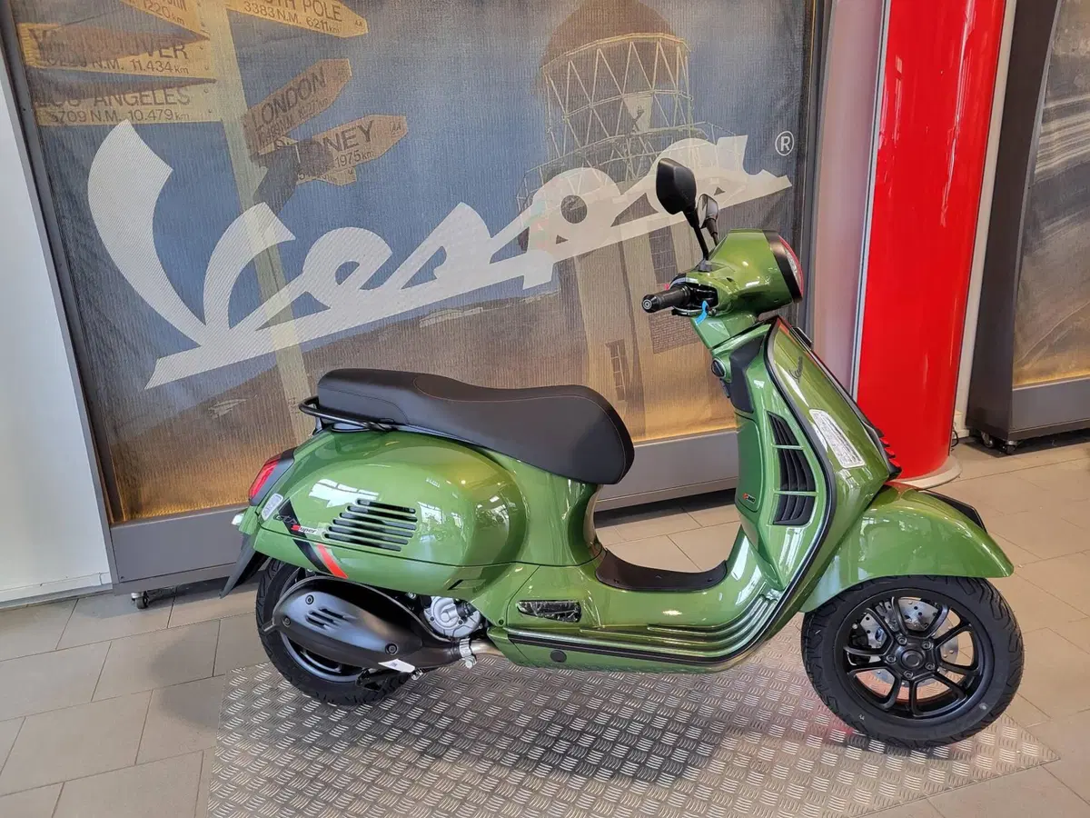Vespa GTS 310 Supersport (2025 - 26) (2)