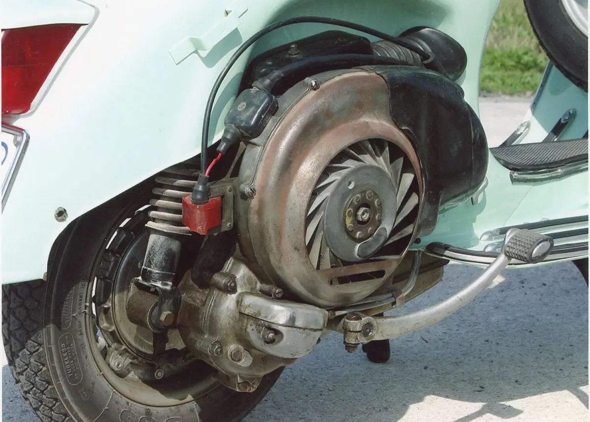 Piaggio Vespa gtr 69  VNL2 (2)