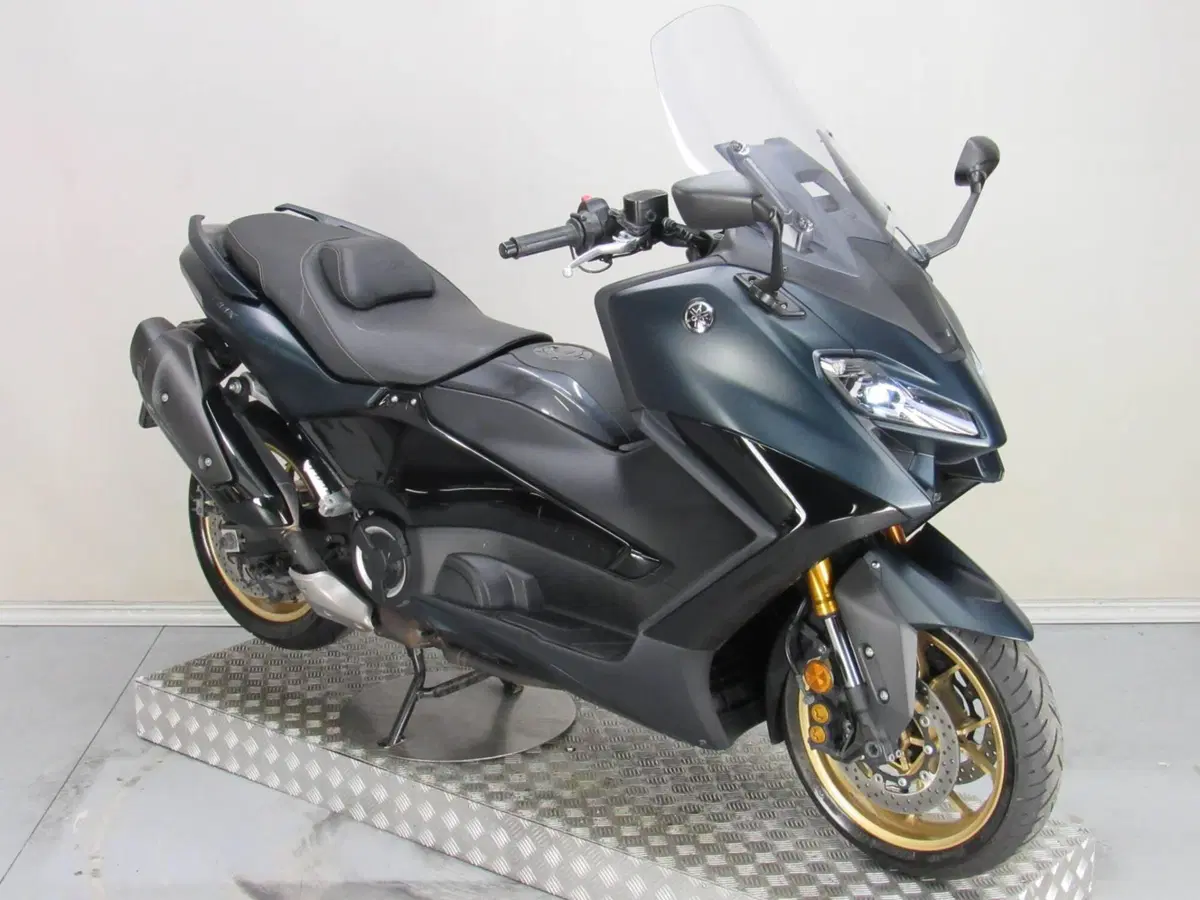 Yamaha T-Max 560 Tech Max (2022 - 24) (3)