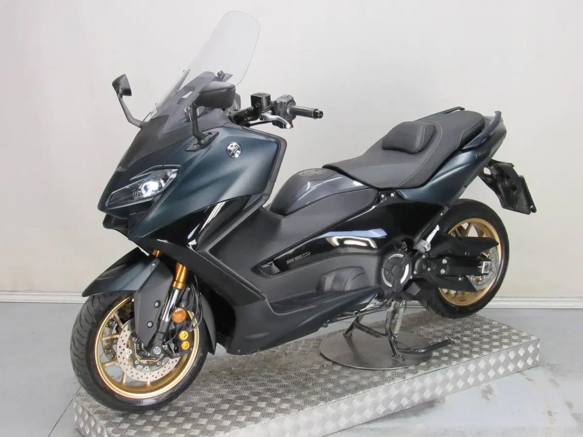Yamaha T-Max 560 Tech Max (2022 - 24) (4)