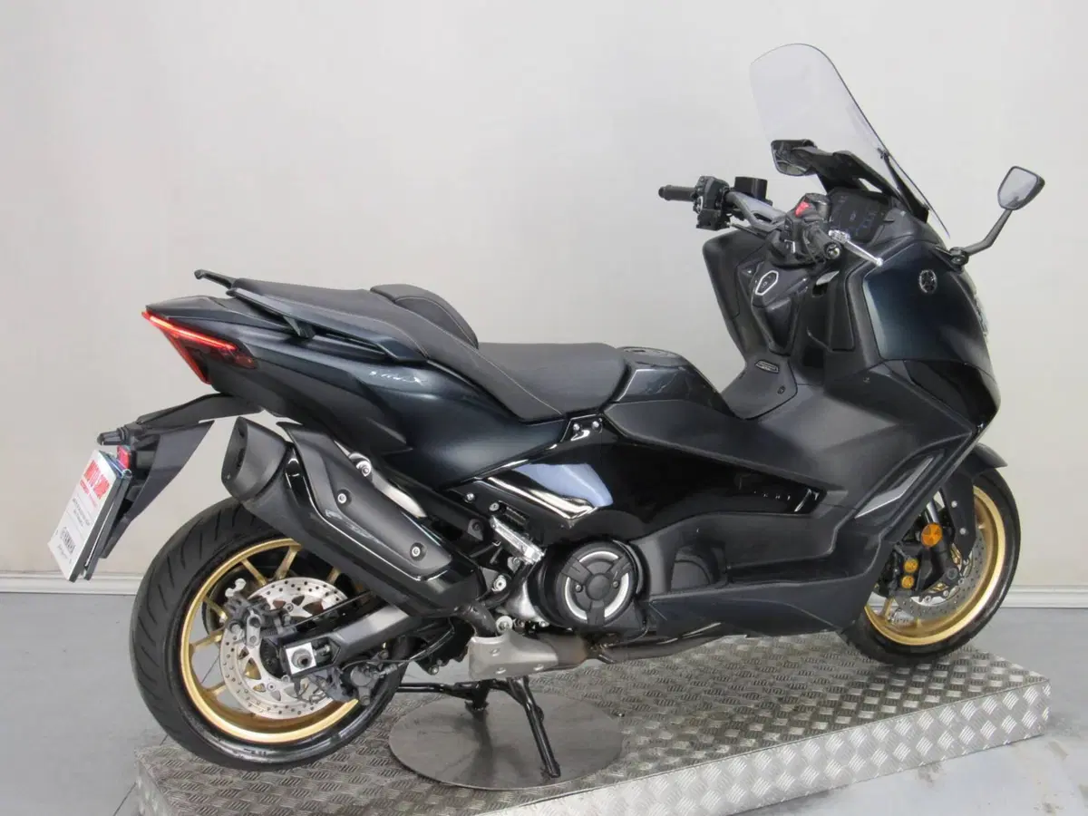 Yamaha T-Max 560 Tech Max (2022 - 24) (7)