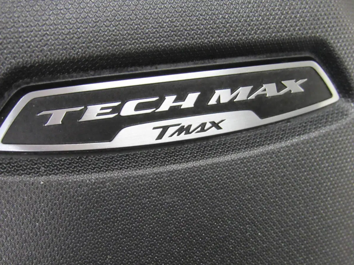 Yamaha T-Max 560 Tech Max (2022 - 24) (11)