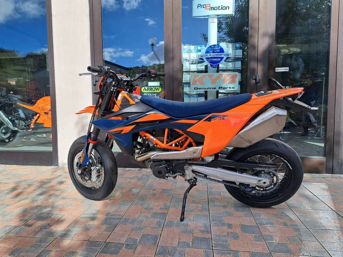 KTM 690 SMC R (2026 - 27) (2)