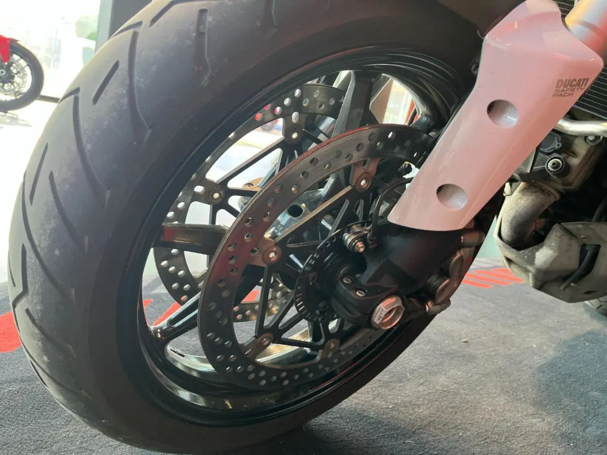 Ducati Multistrada 1200 S (2015 - 17) (3)