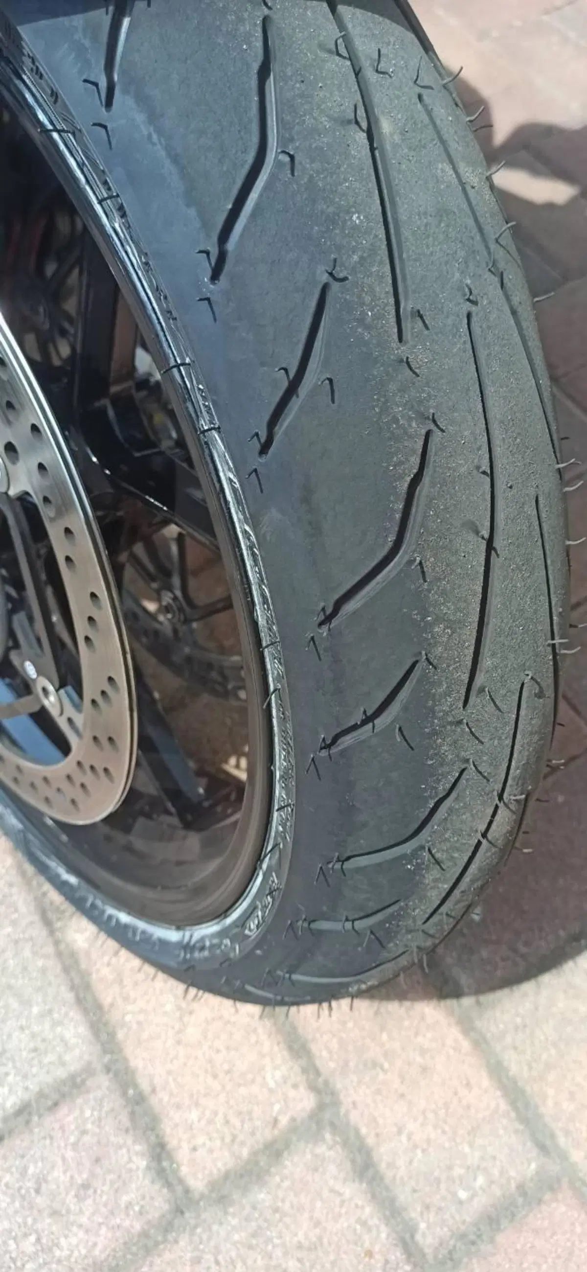 Aprilia Tuono V4 (2021 - 24) (3)