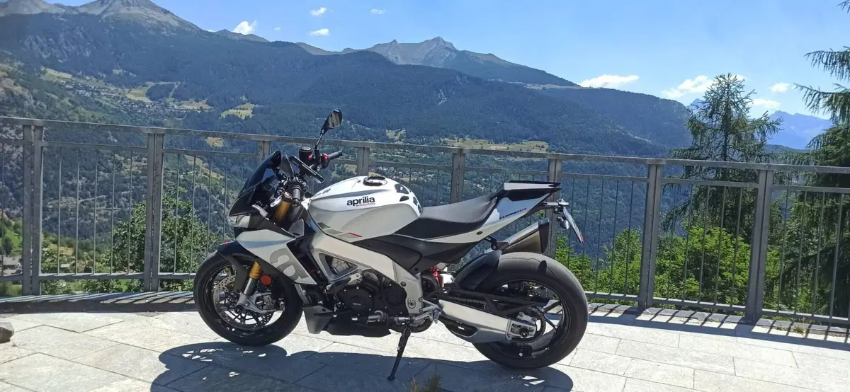 Aprilia Tuono V4 (2021 - 24) (4)