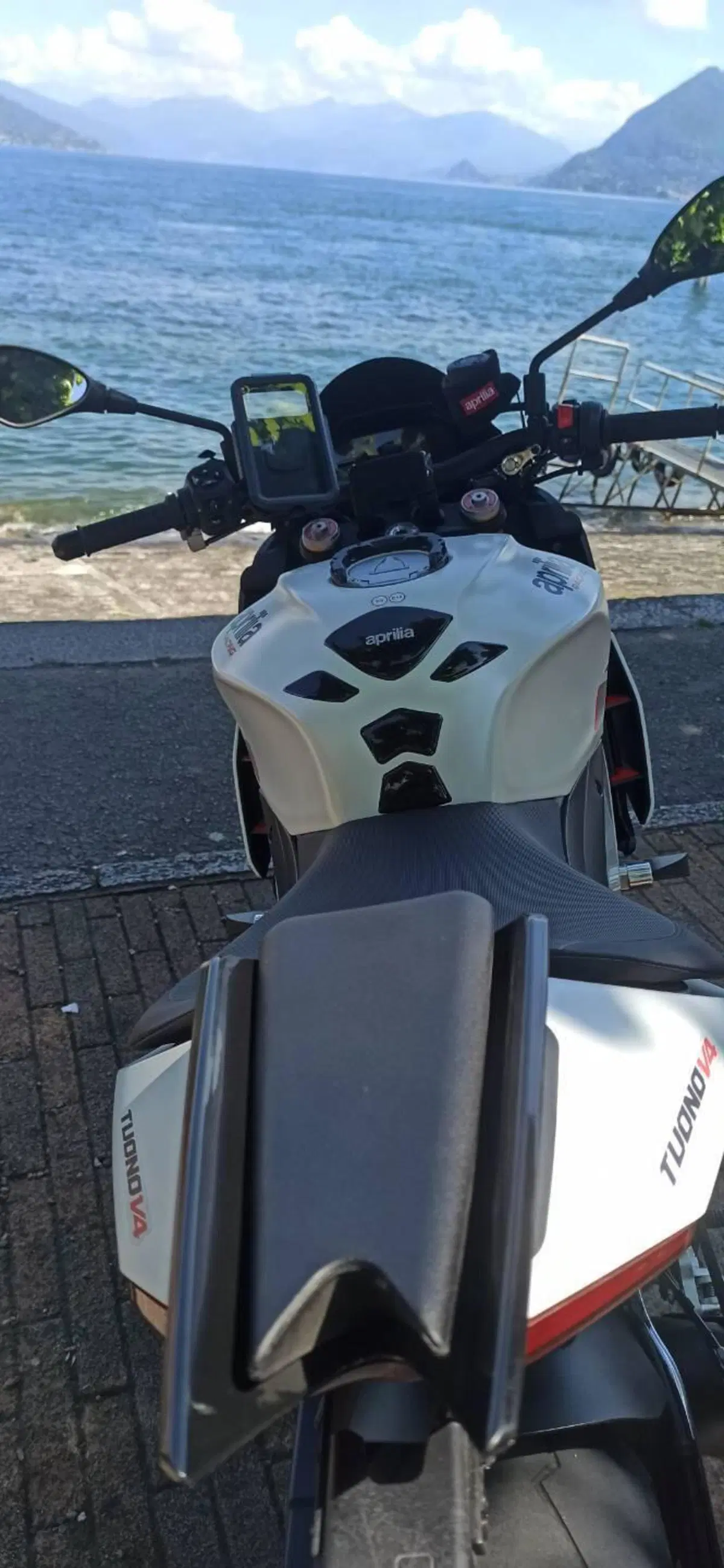 Aprilia Tuono V4 (2021 - 24) (5)