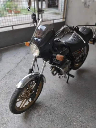 Peugeot TXT custome d'epoca