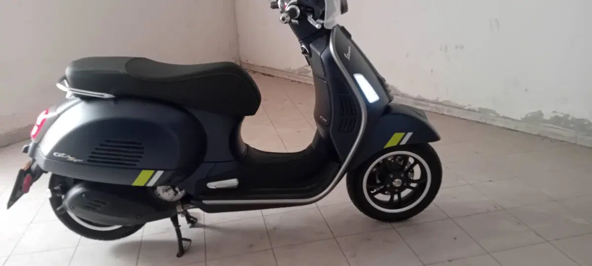 Vespa GTS 300 Super Tech (2023 - 24) (3)