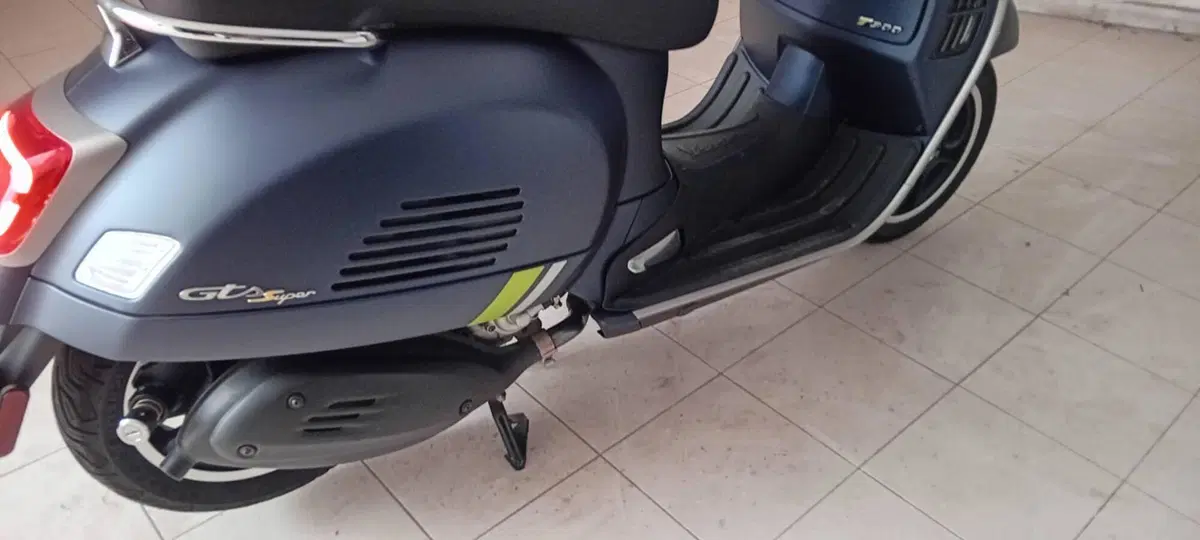 Vespa GTS 300 Super Tech (2023 - 24) (5)