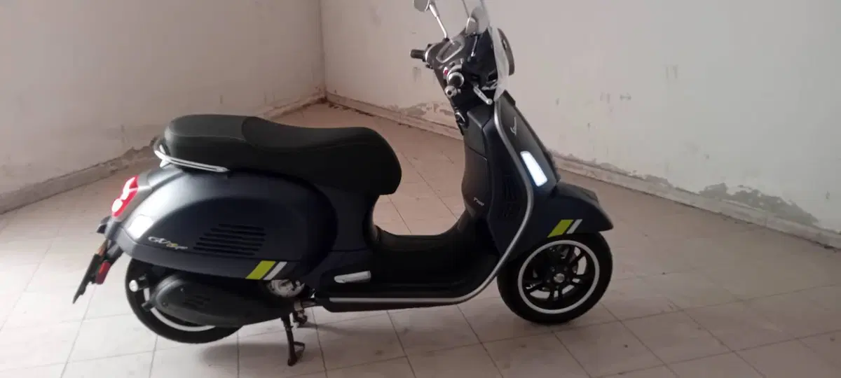 Vespa GTS 300 Super Tech (2023 - 24) (8)