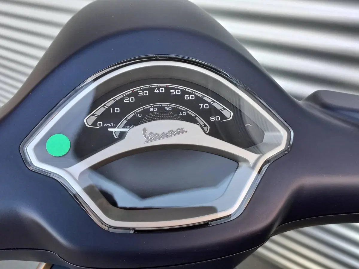 Vespa Primavera 50 Tech (2026) (8)