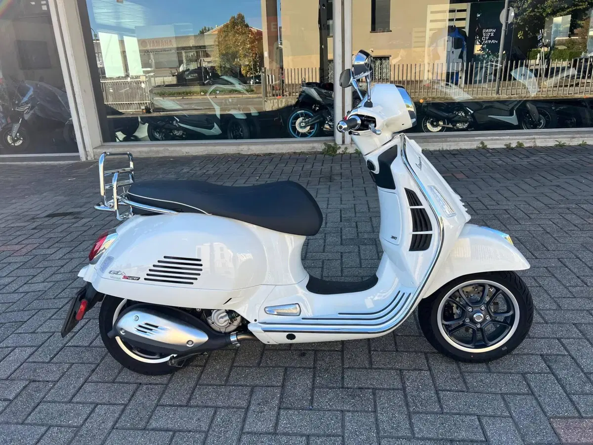 Vespa GTS 310 Super (2025 - 26) (2)