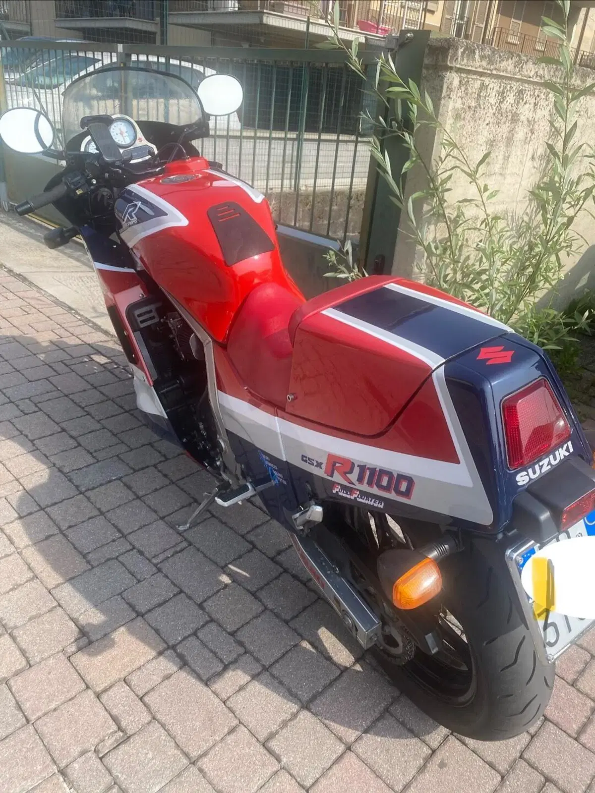 Suzuki Gsx 1100 r