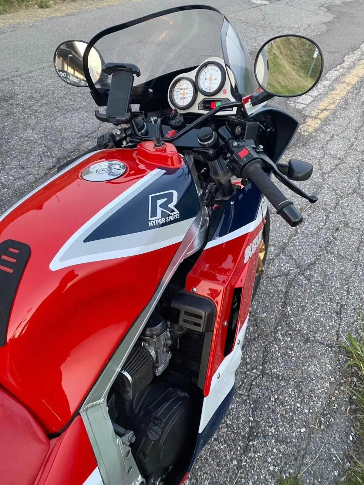Suzuki Gsx 1100 r (4)