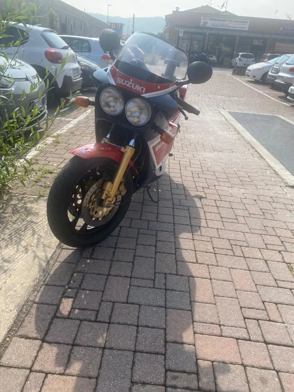 Suzuki Gsx 1100 r (11)