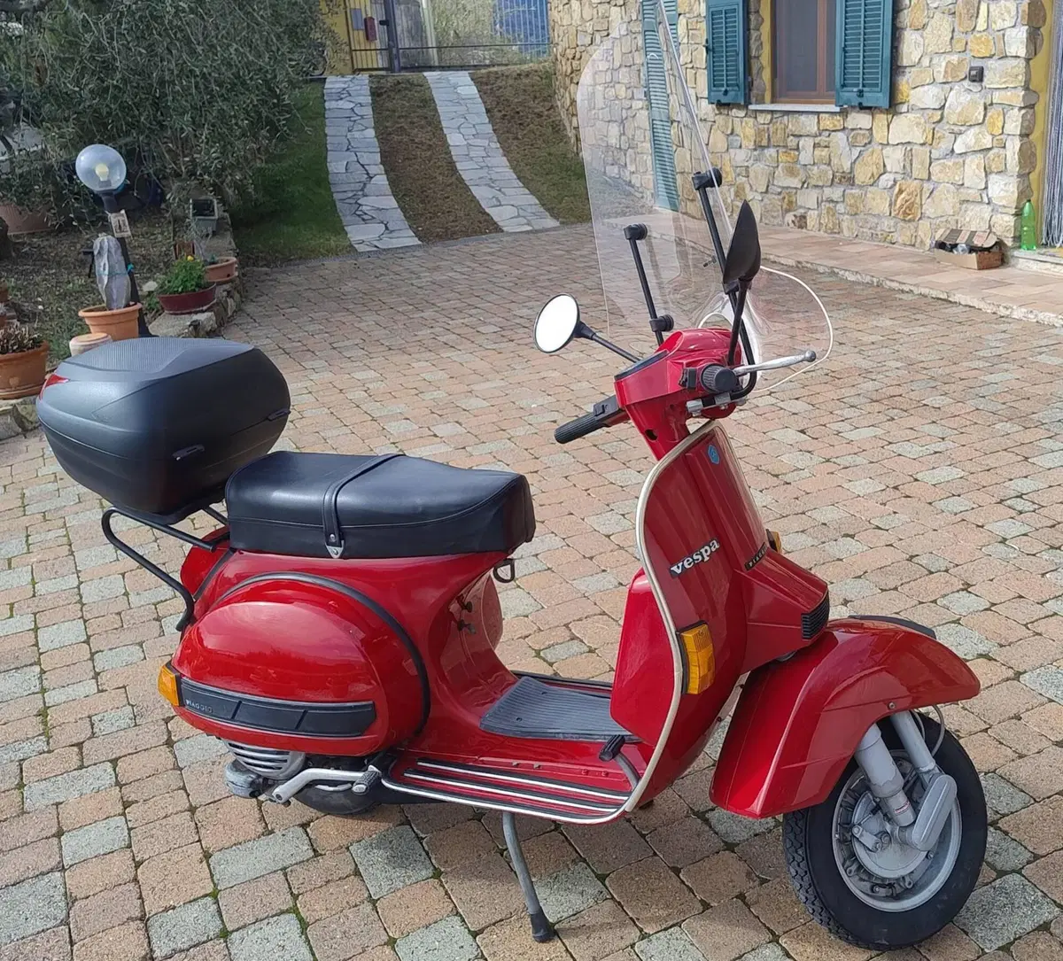 Piaggio Vespa PX 150 E Arcobaleno (2)