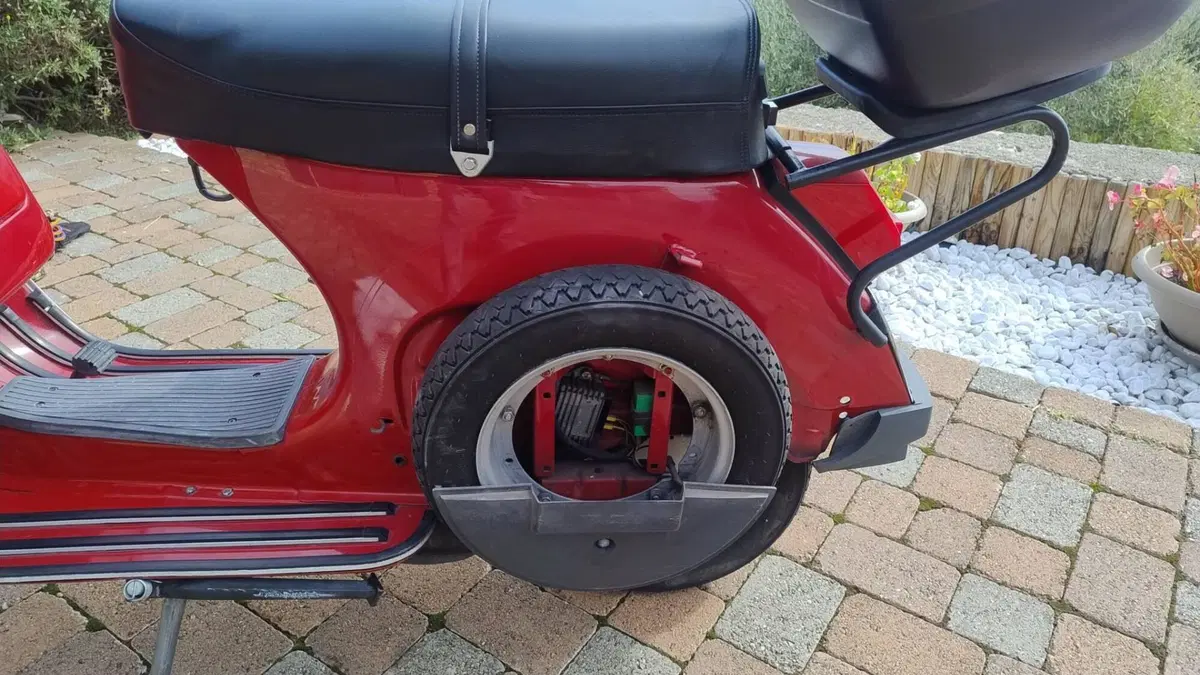 Piaggio Vespa PX 150 E Arcobaleno (9)