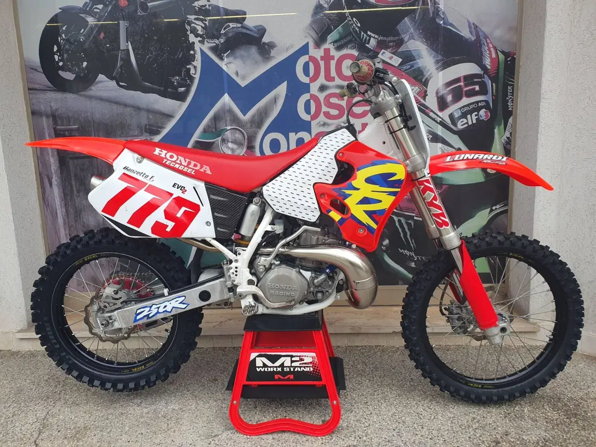 Honda CR 250R  (6)