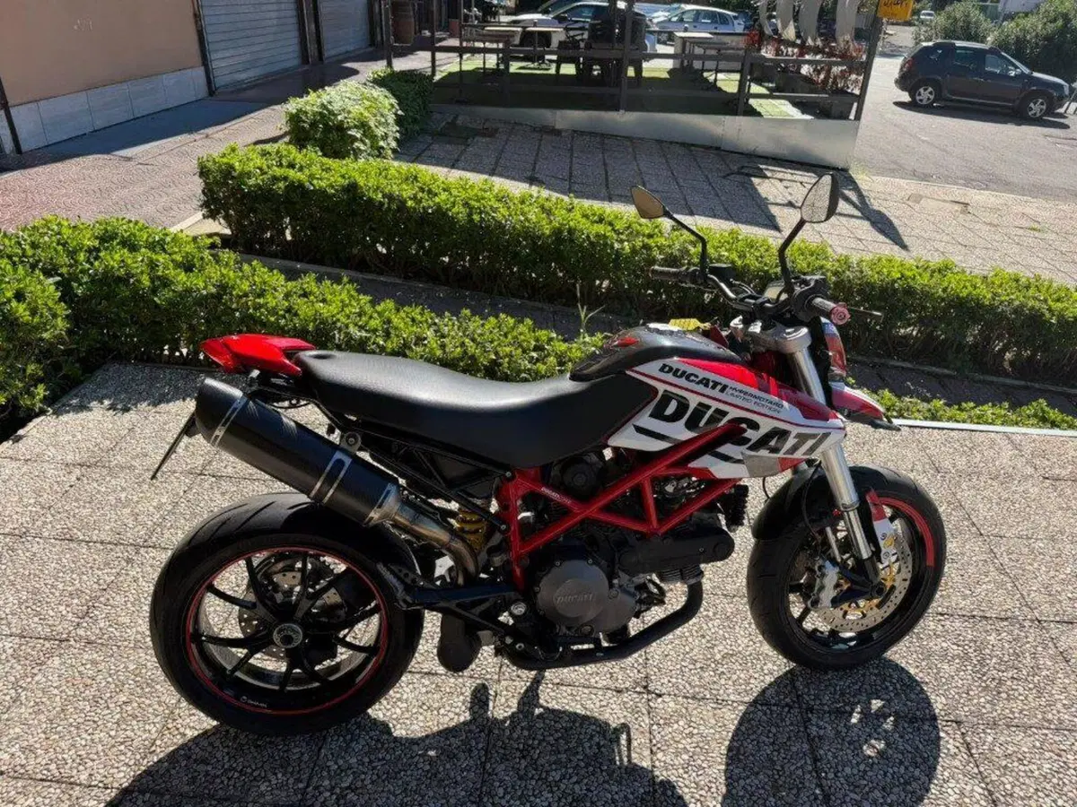 Ducati Hypermotard 796 (2012) (6)