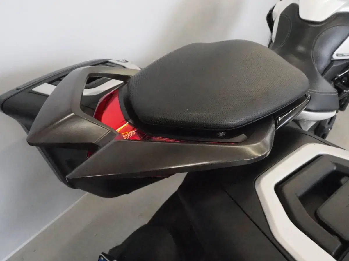 MV Agusta Turismo Veloce 800 (2017 - 19) (3)