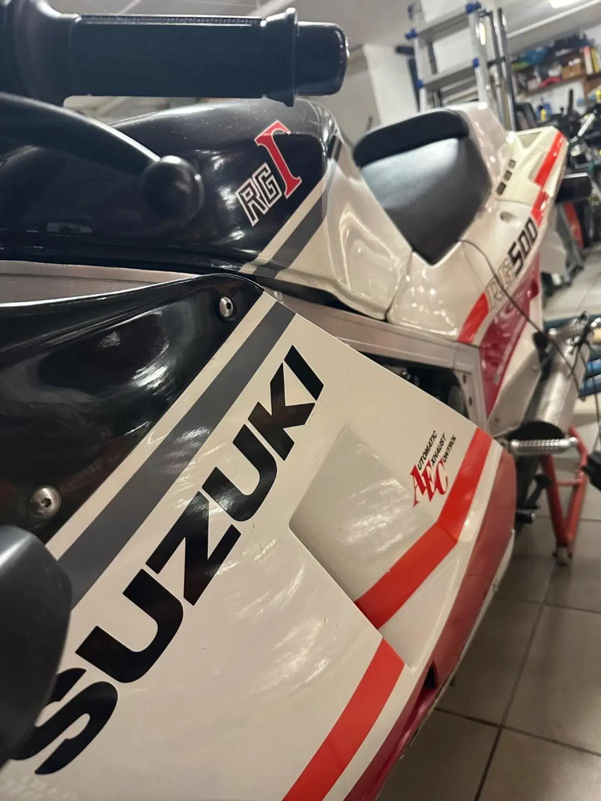 Suzuki RG 500 (15)