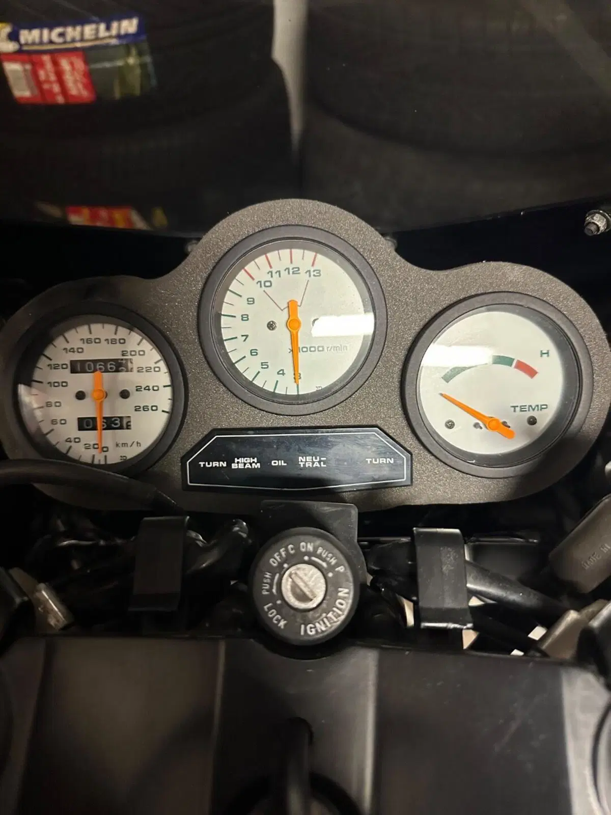 Suzuki RG 500 (16)