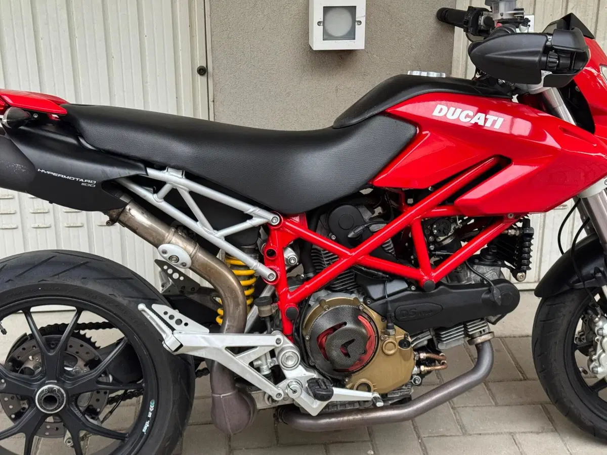 Ducati Hypermotard 1100 (2007 - 09) (2)