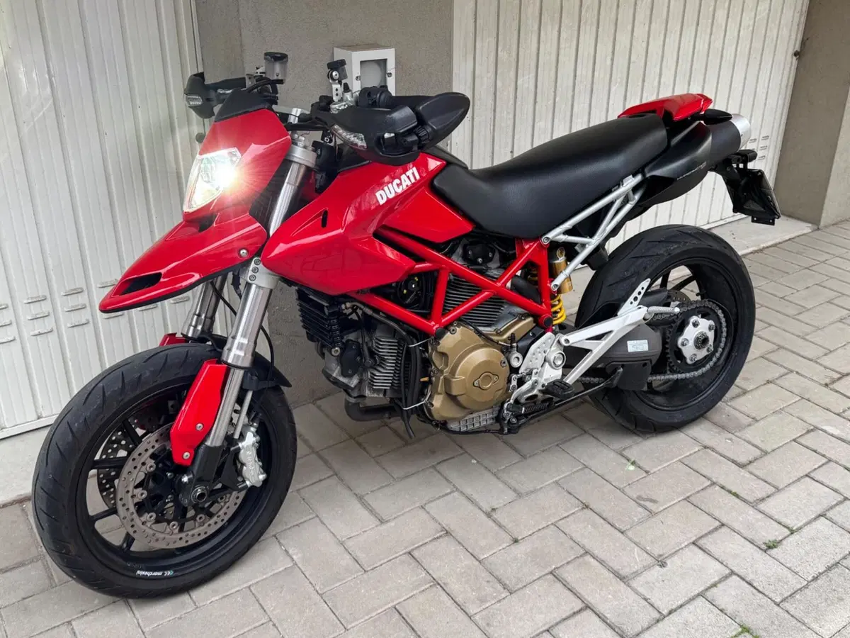 Ducati Hypermotard 1100 (2007 - 09) (3)