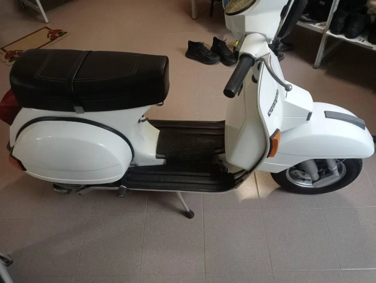Piaggio Px 125 Arcobaleno (3)