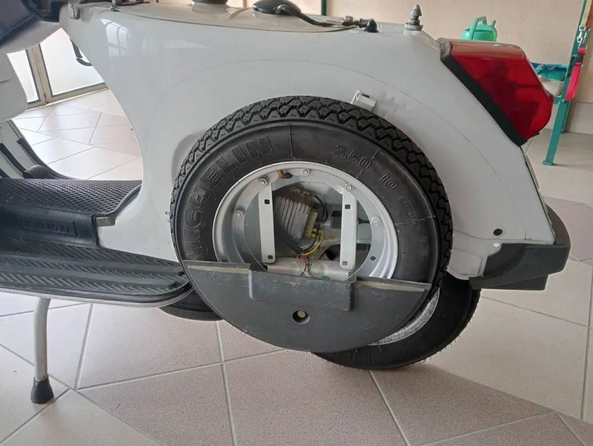 Piaggio Px 125 Arcobaleno (14)
