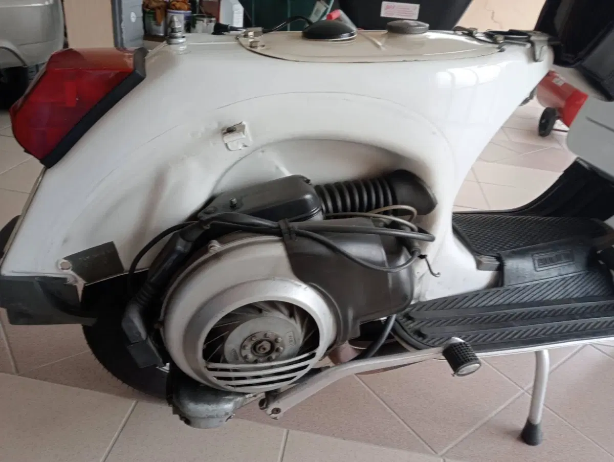 Piaggio Px 125 Arcobaleno (16)