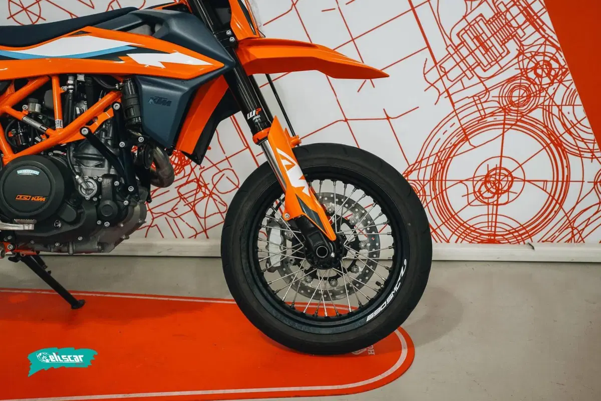 KTM 690 SMC R (2023 - 25) (7)