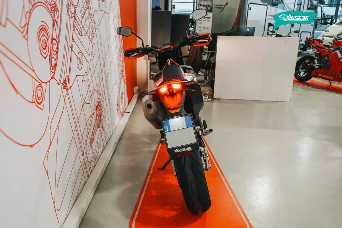 KTM 690 SMC R (2023 - 25) (4)