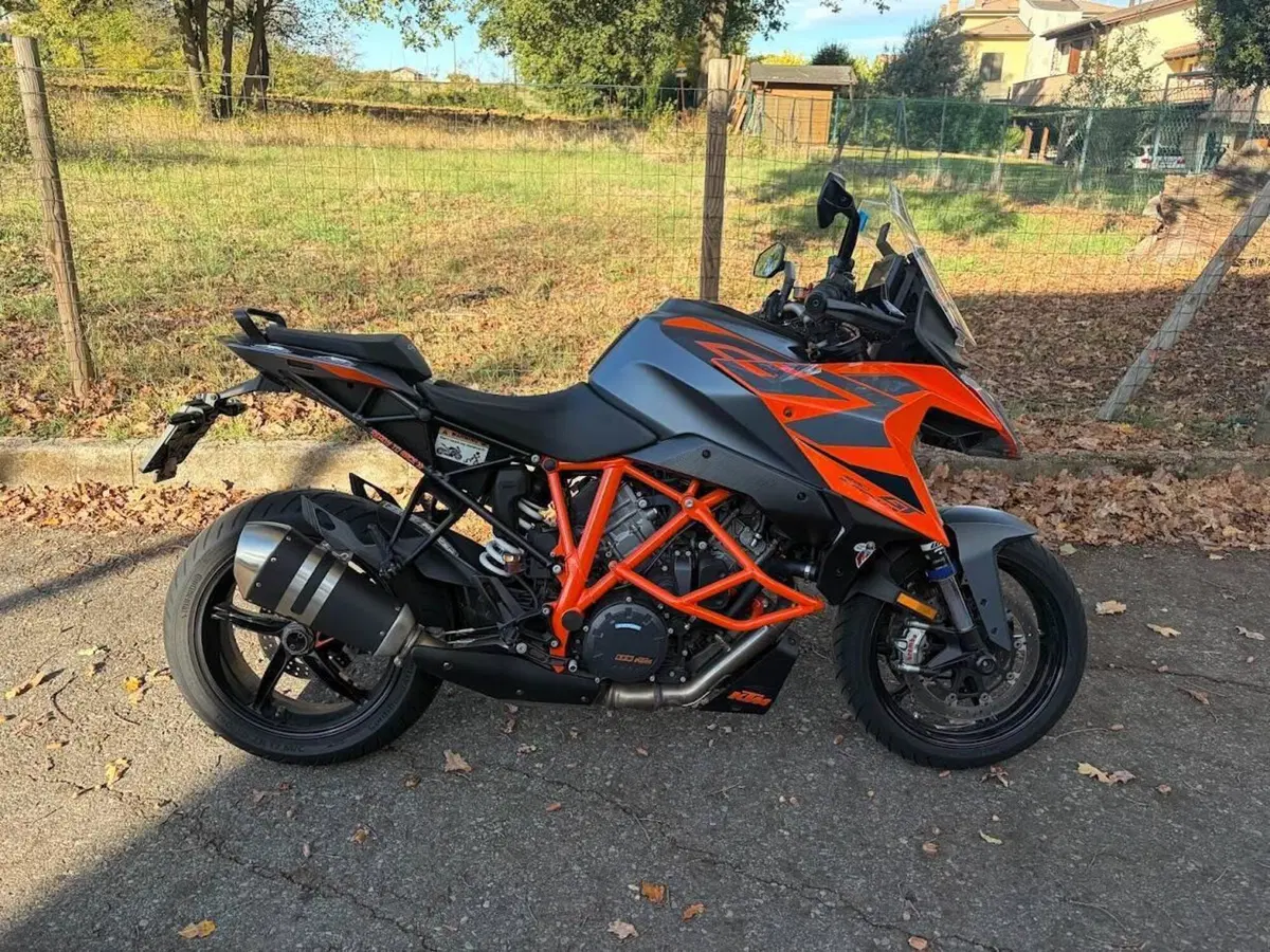 KTM 1290 Super Duke GT (2021 - 25) (2)