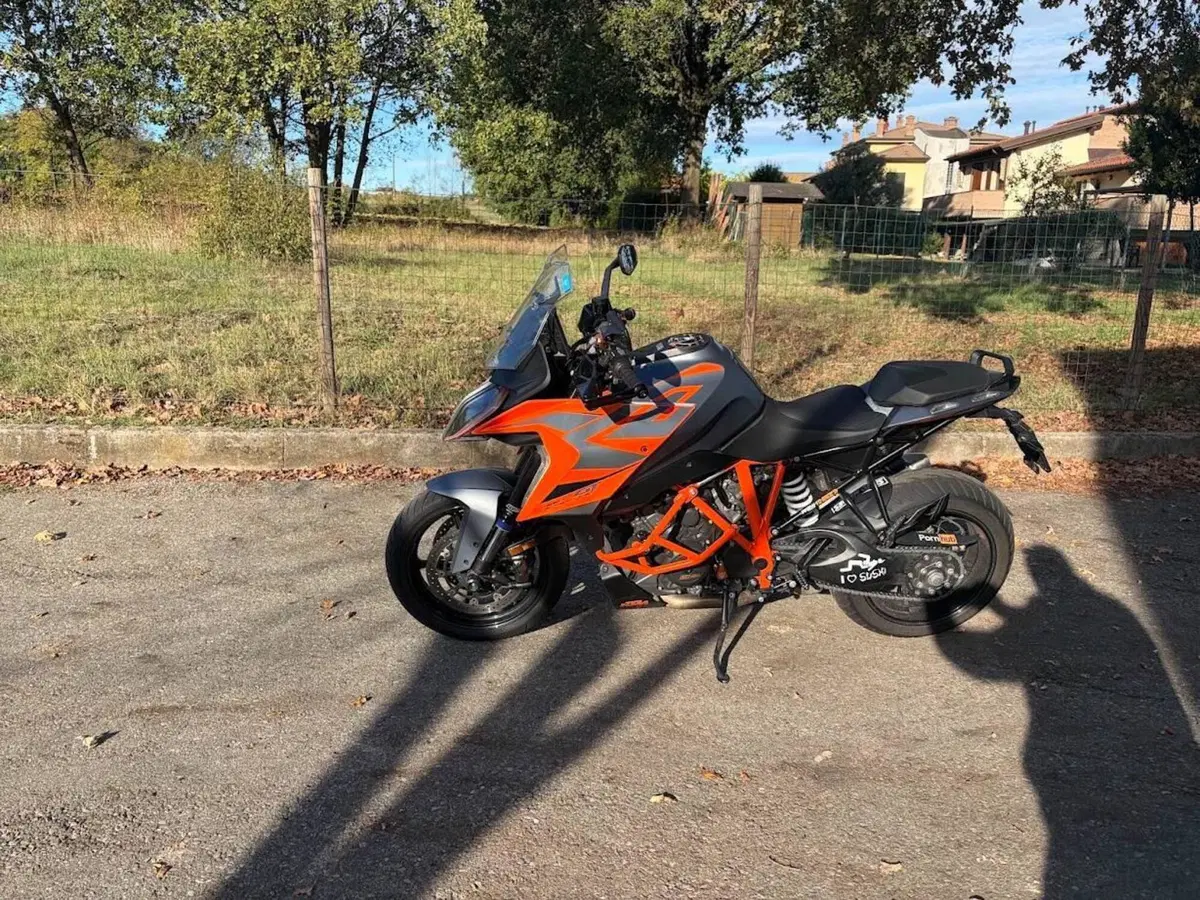 KTM 1290 Super Duke GT (2021 - 25) (3)